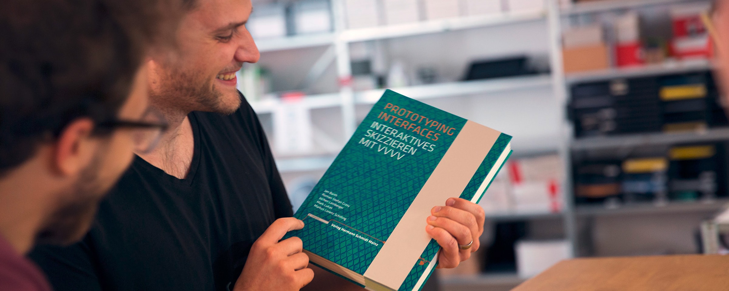 Intuity Fellow Roman präsentiert das Buch Prototyping Interfaces