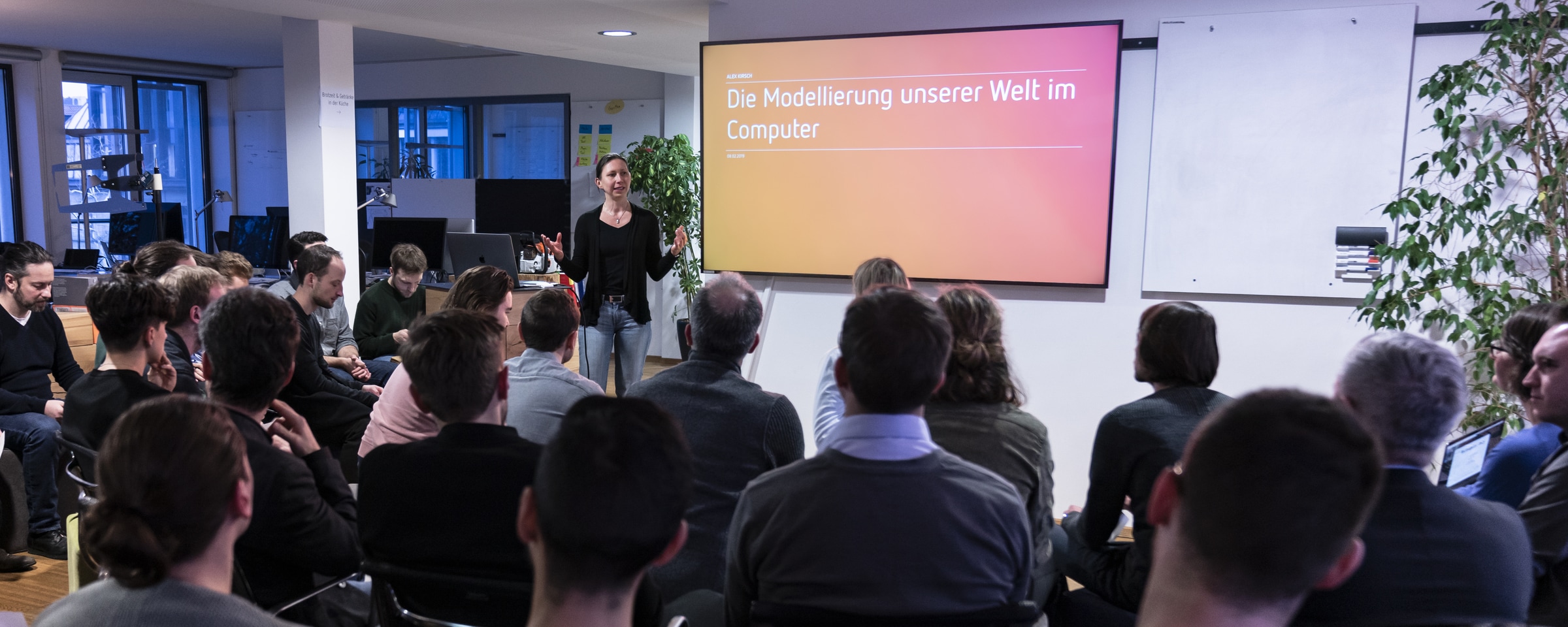 Dr. Alexandra Kirsch, Expertin für künstliche Intelligenz und maschinelles Lernen spricht über Modellierung unserer Welt im Computer